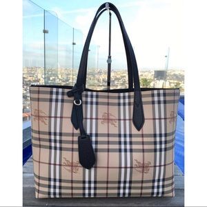 BURBERRY HAYMARKET LAVENBY REVERSIBLE TOTE